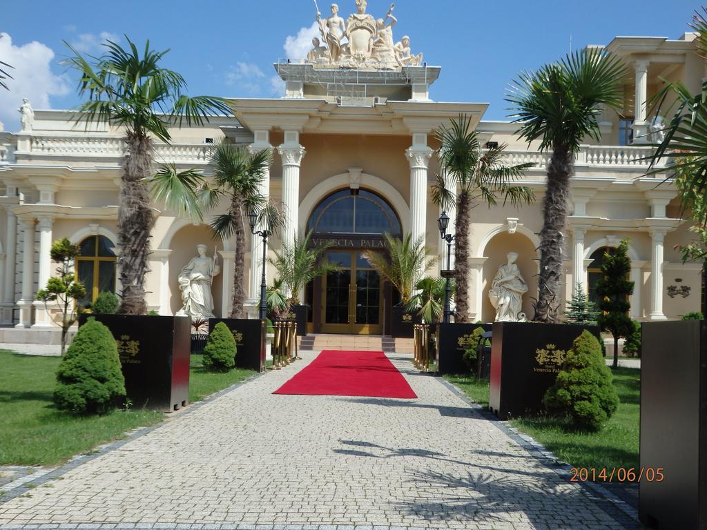 Hotel Venecia Palace Michałowice Exterior foto